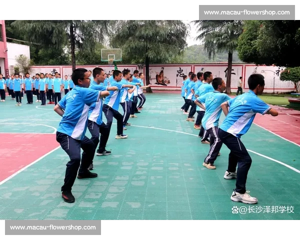 以体育训练为核心促进青少年体能提升与团队协作能力发展实践探索 以体育训练为核心促进青少年体能提升与团队协作能力发展实践探索